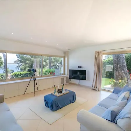 Sublime With Sea View In Cap D'antibes, 500 M From The Villa *
