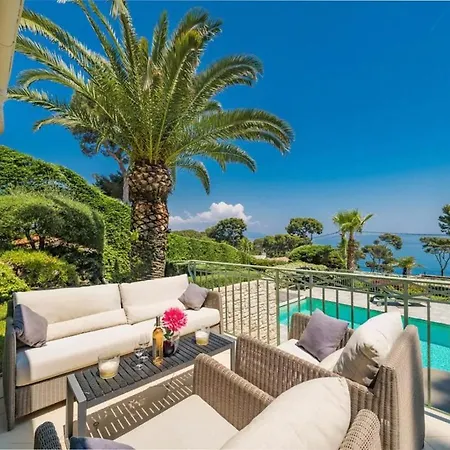 Sublime With Sea View In Cap D'antibes, 500 M From The Antibes